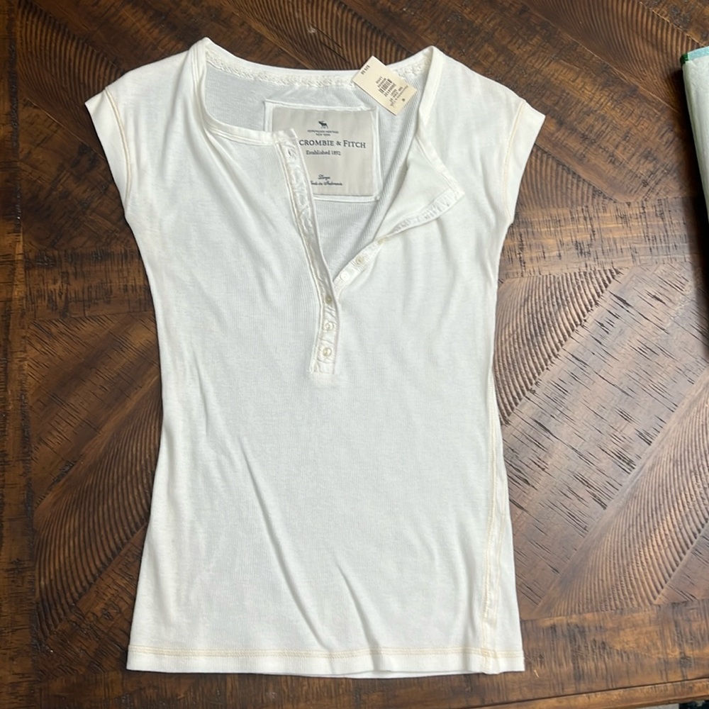 Abercrombie & Fitch off white 1/2 button down top.